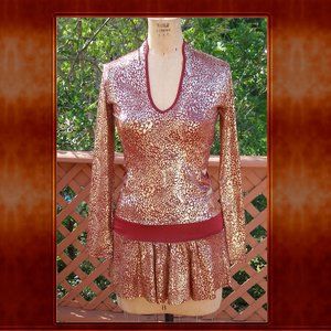 New Size M/8 maroon and gold stretchy tunic top